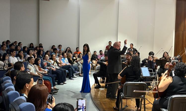 La voz que nos une: Andrea Almendares en el corazón del Campus