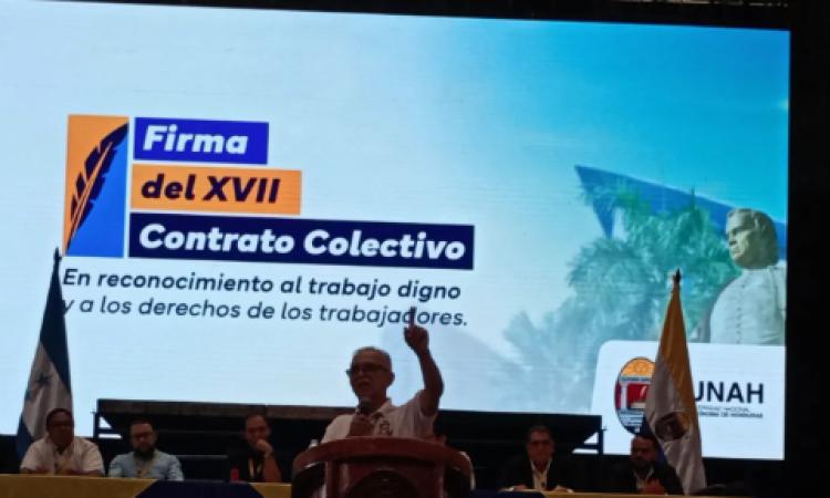 Hoy es un Día Histórico para la UNAH: Firma del XVII Contrato Colectivo, la Universidad Nacional Autónoma de Honduras (UNAH) vive un momento histórico al oficializar la firma del XVII Contrato Colectivo entre las autoridades universitarias y los represent