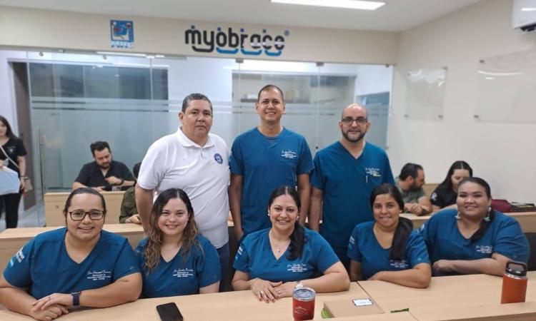 UNAH-Campus Cortés fortalece la formación especializada en Periodoncia e Implantología
