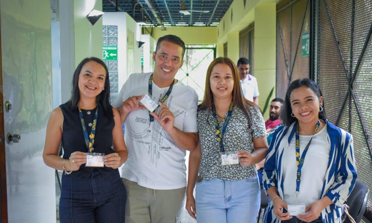 UNAH entregó por primera vez carnés universitarios a estudiantes de posgrado