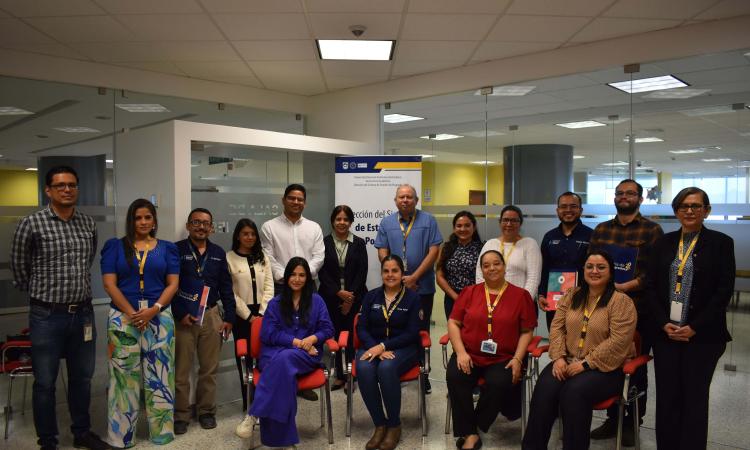 Estudiantes de las carreras de posgrado de la UNAH son beneficiados con Estancias de investigación en IES extranjeras en 2025