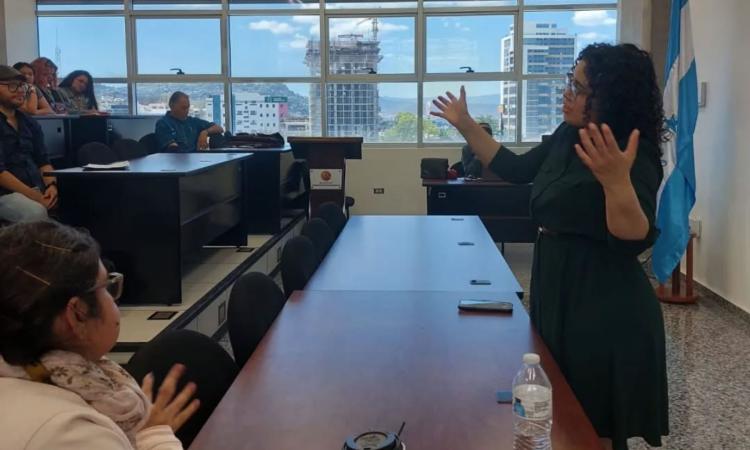 Aula Espejo vincula a estudiantes de licenciatura con la literatura latinoamericana contemporánea