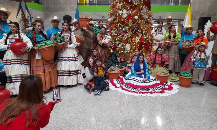 Derroche de talento en Gala Navideña UNAH 2024