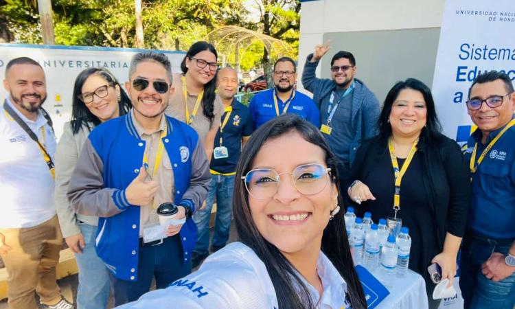  Dirección de Educación a Distancia se sumó a la bienvenida del I Pac 2025 