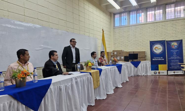 Escuela de Matemáticas recibe equipo tecnológico 