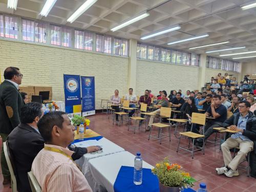 Entrega de equipo a la Esucela de Matematicas 1