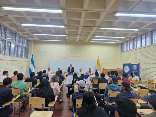 Entrega de equipo a la Esucela de Matematicas 2