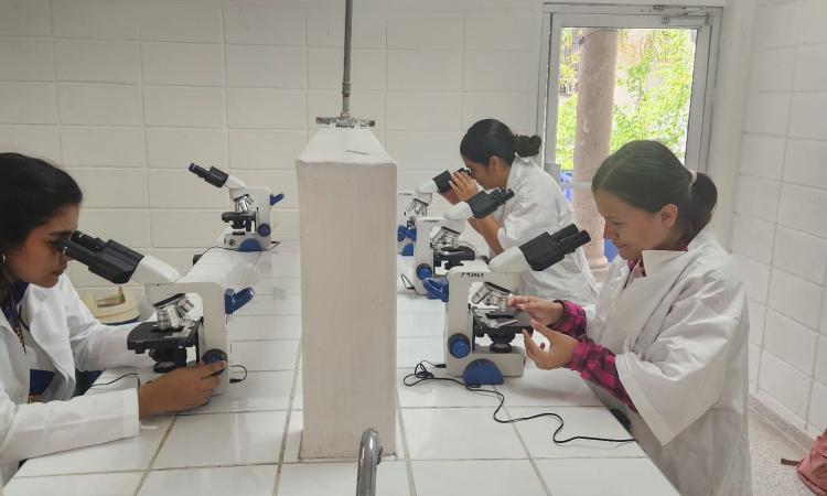 UNAH Campus Choluteca recibe equipo valorado en 160,000 lempiras