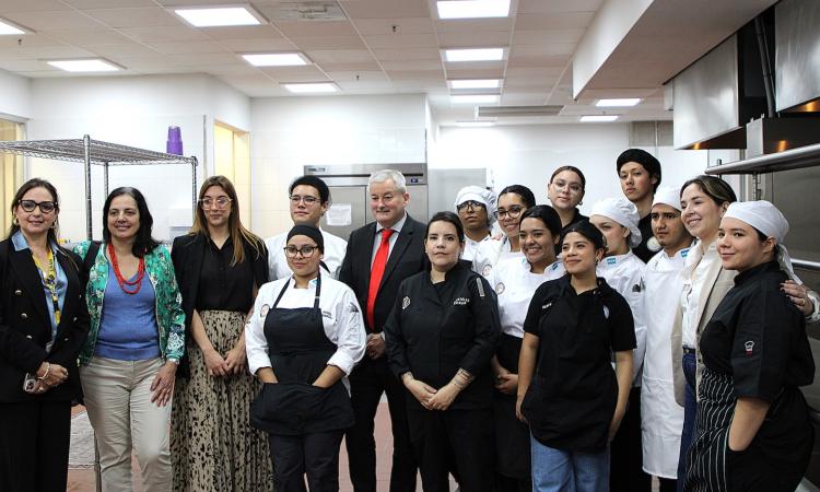 UNAH y Embajada de Francia fortalecen lazos de colaboración con iniciativas para el TUAB