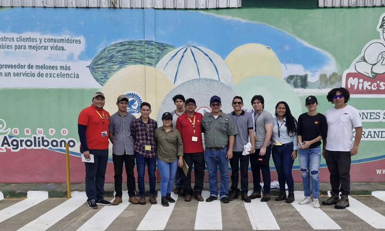 Estudiantes de UNAH Campus Choluteca realizan gira académica a instalaciones de la Agropecuaria Montelíbano