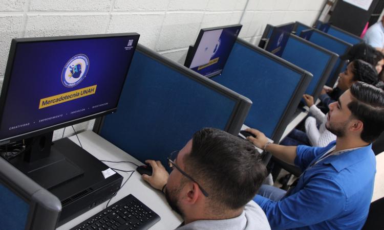 Inauguran tres nuevos laboratorios en la Facultad de Ciencias Económicas 