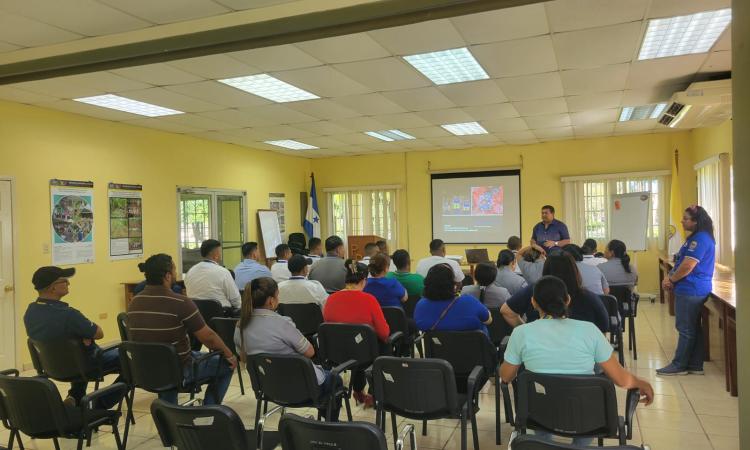 Campus UNAH: Admisiones UNAH capacita a docentes y administrativos para la aplicación de la PHUMA 