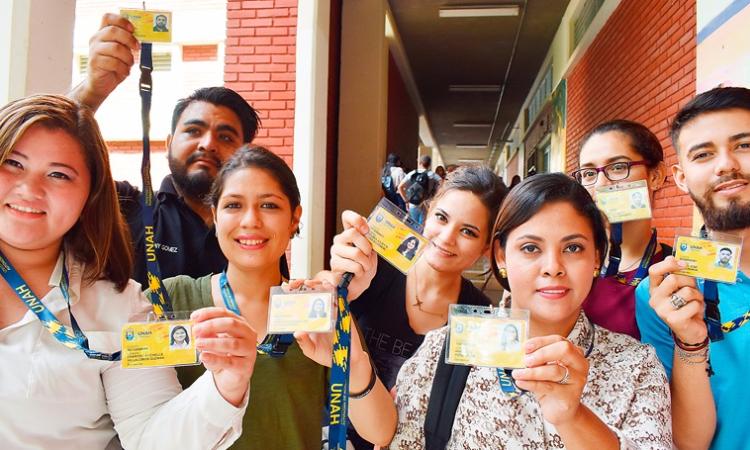 Estudiantes de Campus Atlántida, Yoro y Educación a Distancia Tocoa pueden ir por su carné universitario 