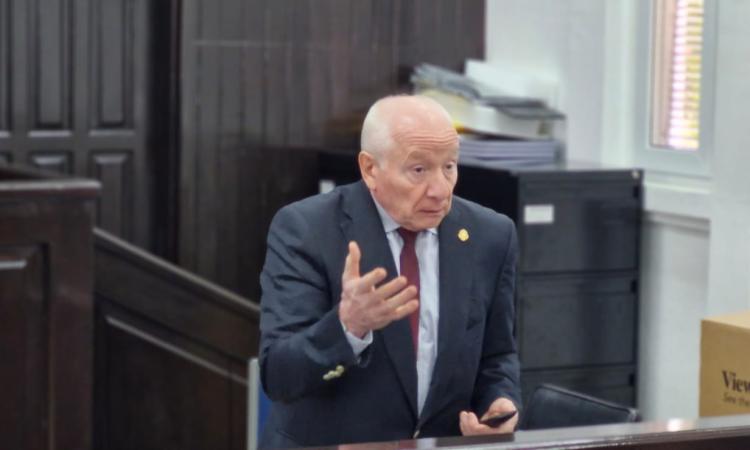 Experto argentino brinda conferencia magistral sobre daño moral y psicológico en las relaciones laborales