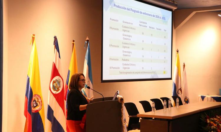 Con éxito arranca el II Congreso Científico del Posgrado en Enfermería
