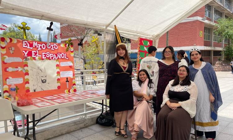 Carrera de Letras celebró a lo grande el Día del Idioma Español
