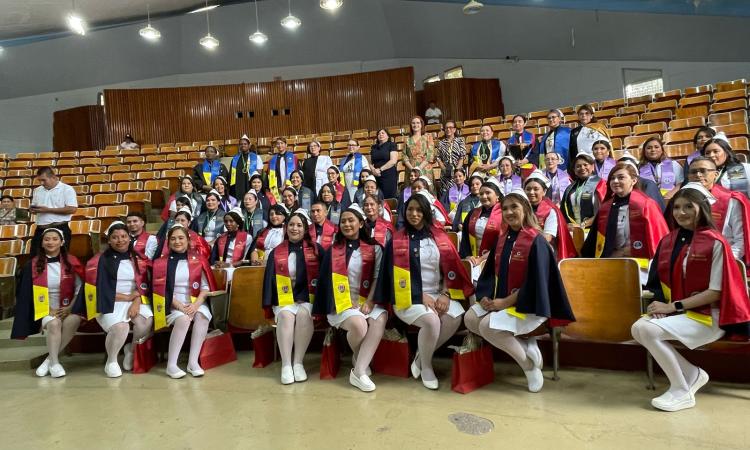 Estudiantes del Posgrado de Enfermería realizaron actos de investidura