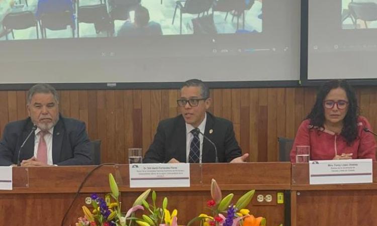 En espacio regional, el rector Fernández llama a abordar la migración de manera colaborativa