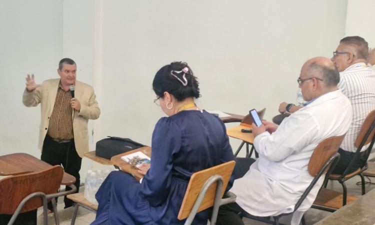 Especialistas de Cuba y Honduras brindan conferencia sobre trasplante de médula ósea