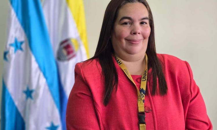 Reyna Sagastume, coordinadora académica de Química y Farmacia: de jugar a hacer pociones a transformar vidas