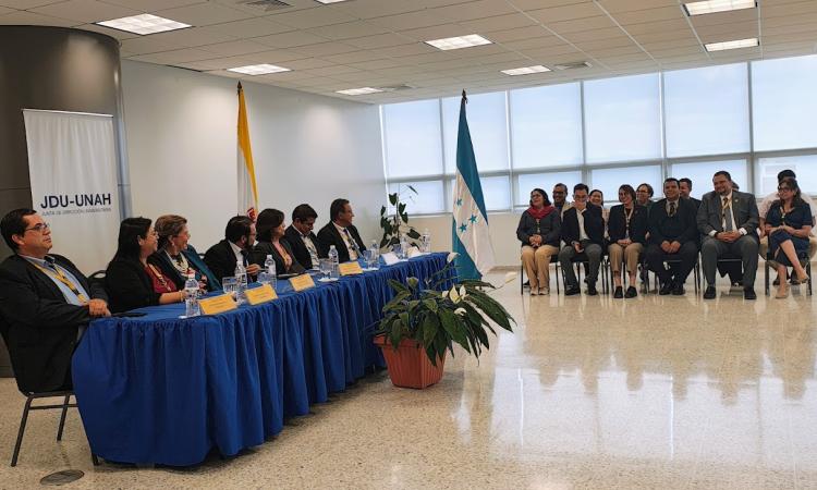 UNAH juramenta a sus nuevos representantes ante el CES