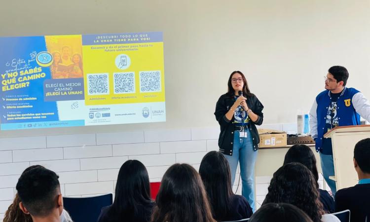 Giras Pumas: embajadores visitan Instituto Nido de Águilas 