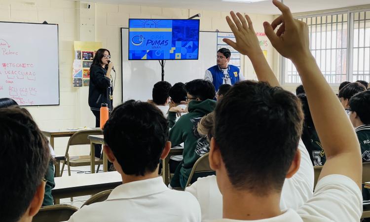 Giras Pumas visitan la Elvel School  