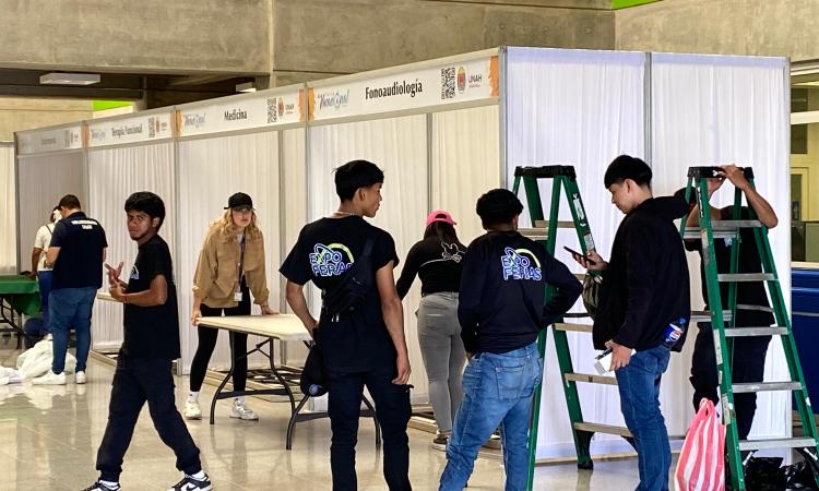 Se están preparando los stands para la segunda Feria Vocacional 2025