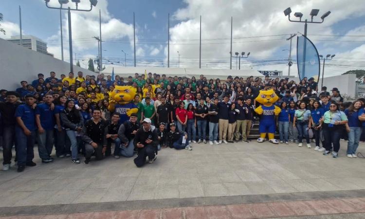 A reventar el Palacio Universitario de los Deportes en el primer día de la Feria Vocacional 2025  