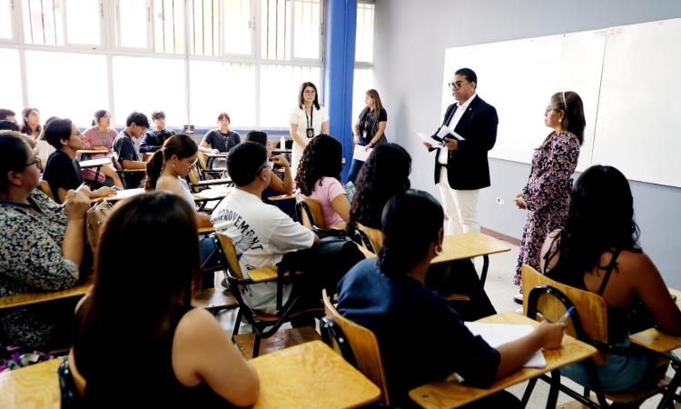 Feproddhh capacita a 90 estudiantes de la Carrera de Periodismo sobre la libertad de expresión