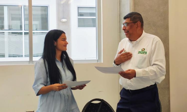 UNAH certifica en inocuidad alimentaria a estudiantes de escuela del Ihcafé