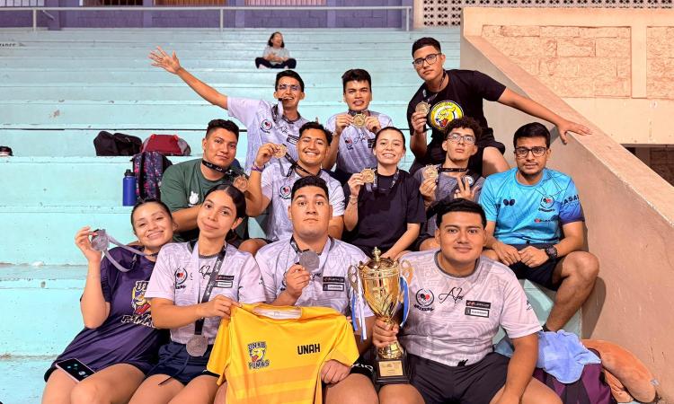 Pumas de la UNAH se coronan tetracampeones nacionales del Tenis de Mesa