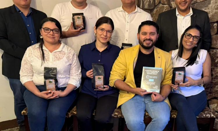 UNAH y Universidad Autónoma de Chile fortalecen lazos de cooperación investigativa en comercio internacional