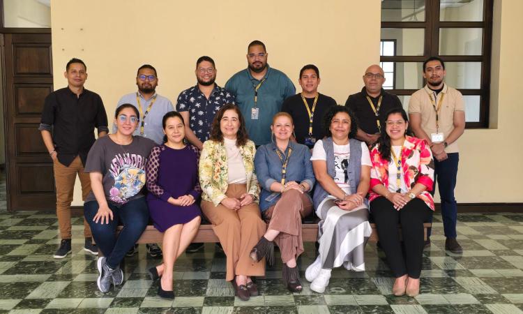 Funcionarios del CAC-UNAH reciben capacitación en gestión documental