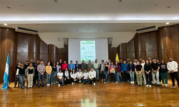 Conmemoran Día Mundial del Medio Ambiente con foro para promover prácticas sostenibles