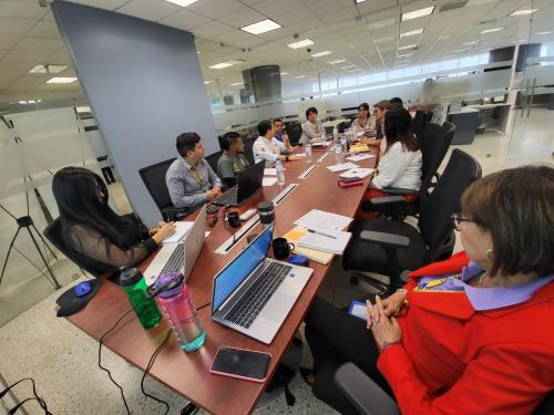 Reunion de trabajo con el equipo del Tecni Universitario en Radiotecnologia.jpg3