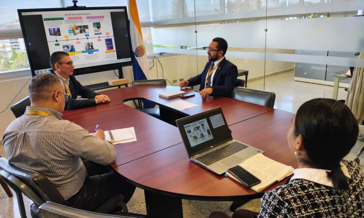 Dircom y DVUS articulan estrategias para visibilizar el quehacer universitario