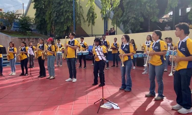 Primera presentación de la Banda Marcial Alma Máter en la UNAH marca un hito en el Día del Estudiante
