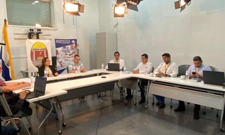 UNAH-Atlántida da un paso hacia la digitalización con red inalámbrica