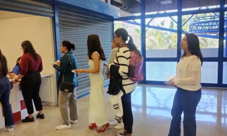 UNAH habilita proceso de entrega de togas para graduandos de junio