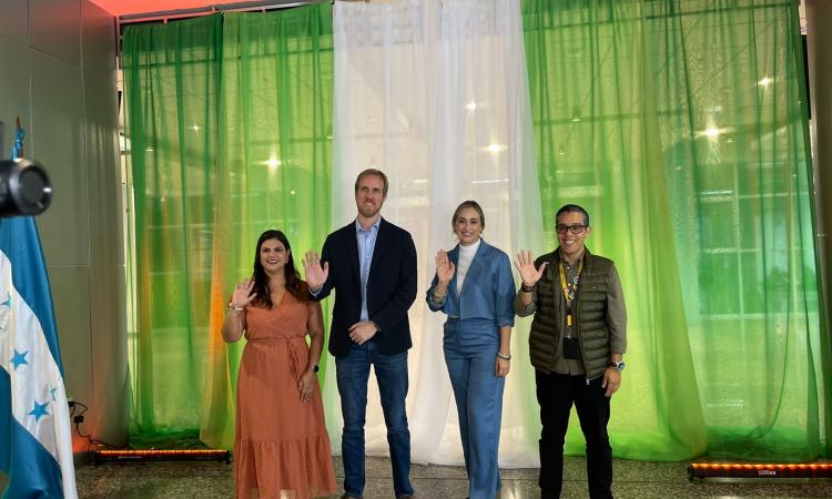 La UNAH y Nestlé lanzaron el proyecto Innovatón Café