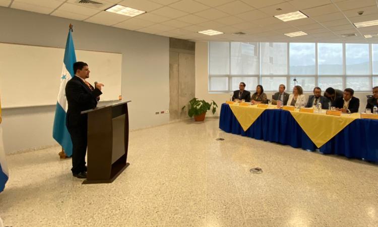 Postulantes a decanatura de Ciencias Médicas presentan propuestas ante la JDU