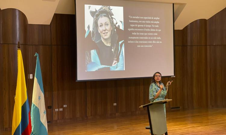 La UNAH sigue formando a sus estudiantes con distintos talleres y conferencias