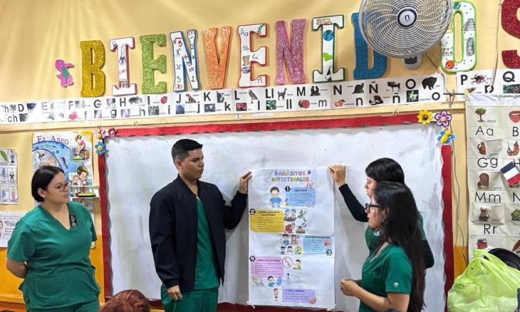 Actividad de Vinculación en la Comunidad Escolar: Jornadas de Educación y Diagnóstico Parasitológico