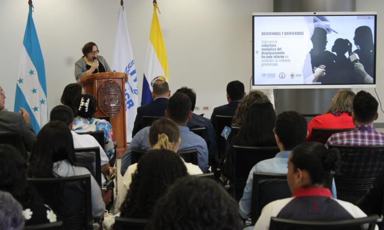UNAH y Acnur lanzan herramienta formativa para periodistas sobre desplazamiento forzado