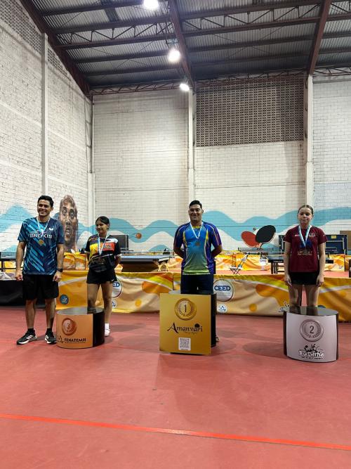 Pentacampeones Tenis de Mesa 1