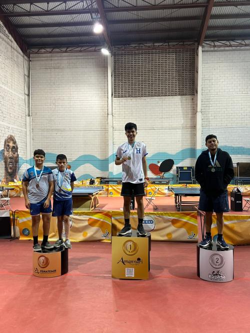 Pentacampeones Tenis de Mesa 3