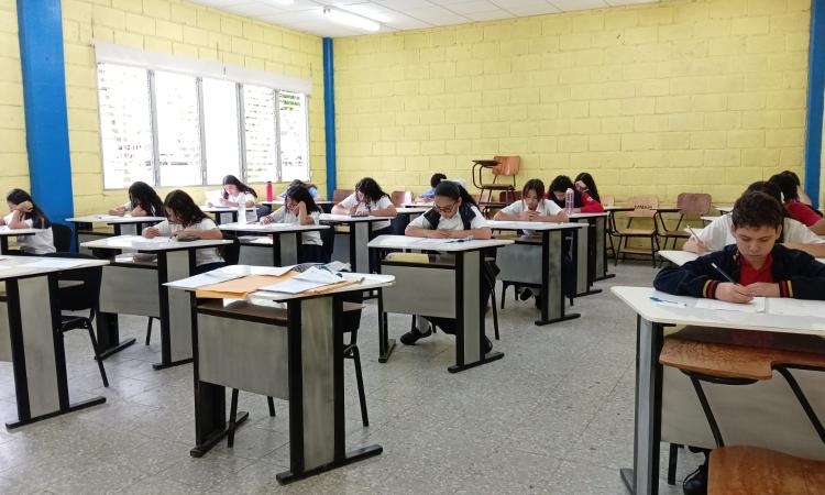 Más de 30 estudiantes enfrentarán III ronda de Olimpiadas de Biología en UNAH Campus Cortés 