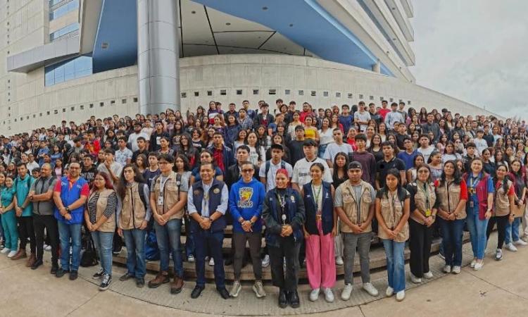 Éxito total: miles de alumnos de educación media inician tutorías previo a la PHUMA