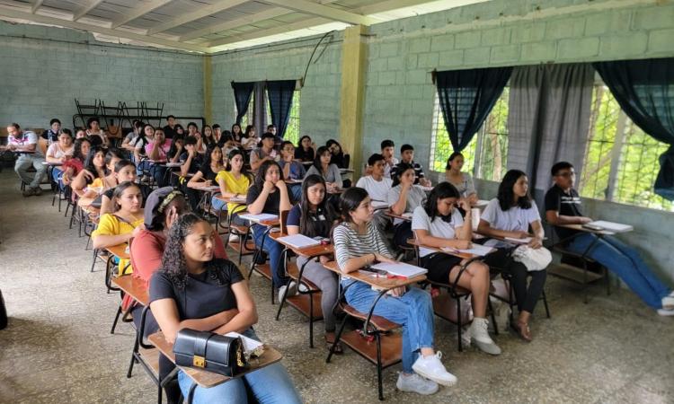 Aspirantes se preparan para aplicar a la PHUMA en los campus de la UNAH
